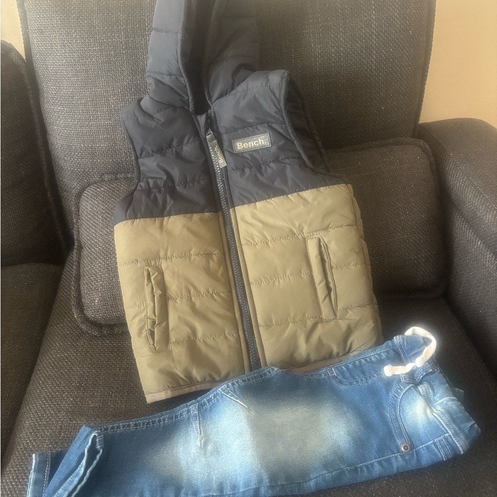 Bench Black and Olive Hooded Vest